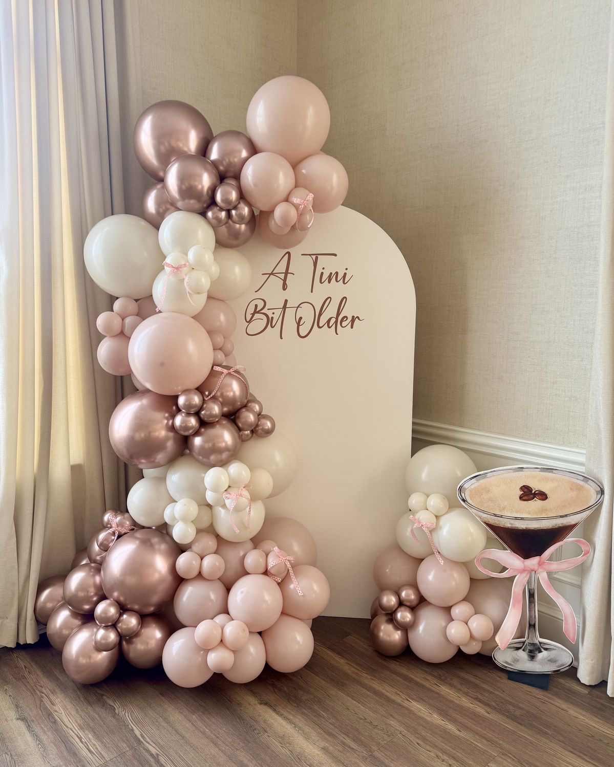 Organic balloon garland arch